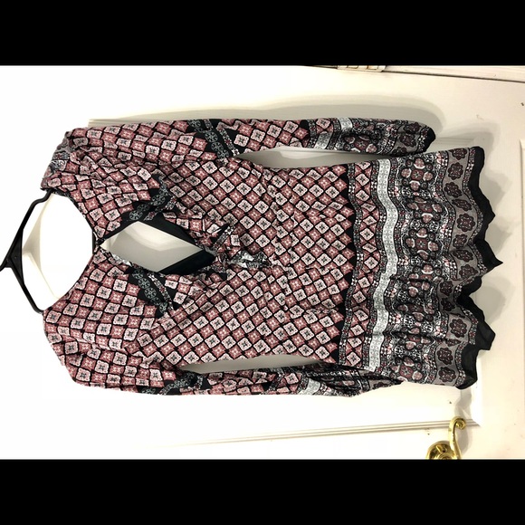 CUTE LONG SLEEVE ROMPER - Picture 2 of 2